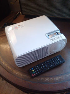 JAVION LED 2600 Lumens Projector